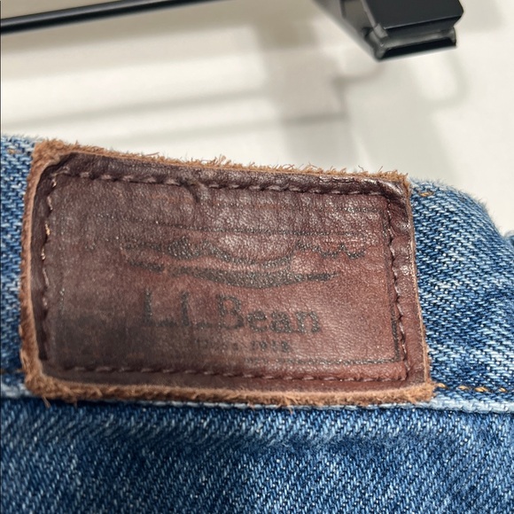 L.L. Bean Men's Straight Blue Jeans - Picture 9 of 9